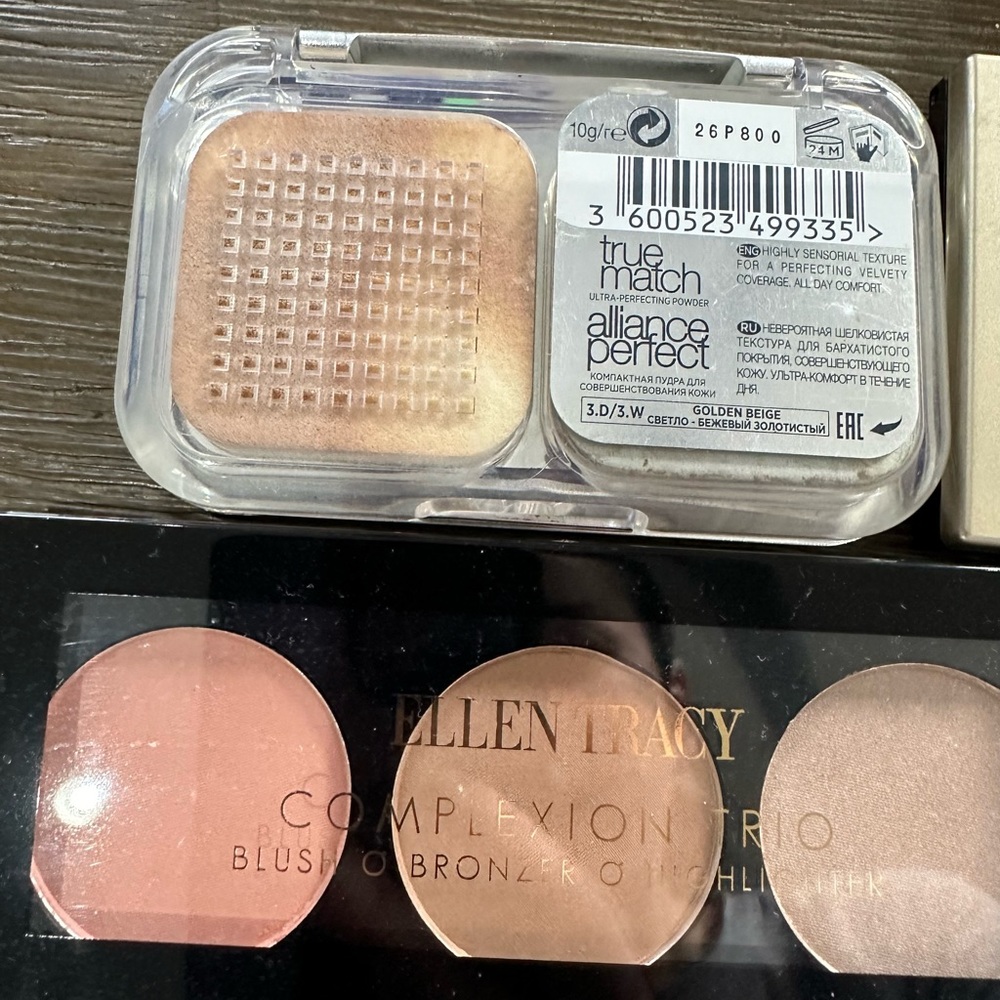 Bundle Makeup sets - Picture 3 of 3